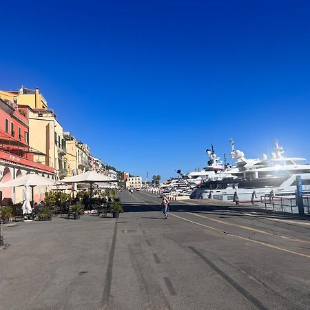 Casa Vacanza " La Rosa " Imperia Liguria Dış mekan fotoğraf