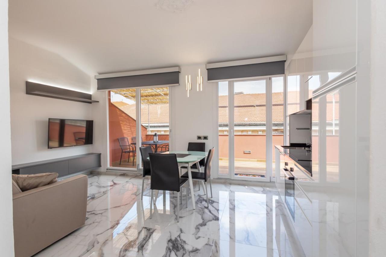 Casa Vacanza " La Rosa " Imperia Liguria Dış mekan fotoğraf