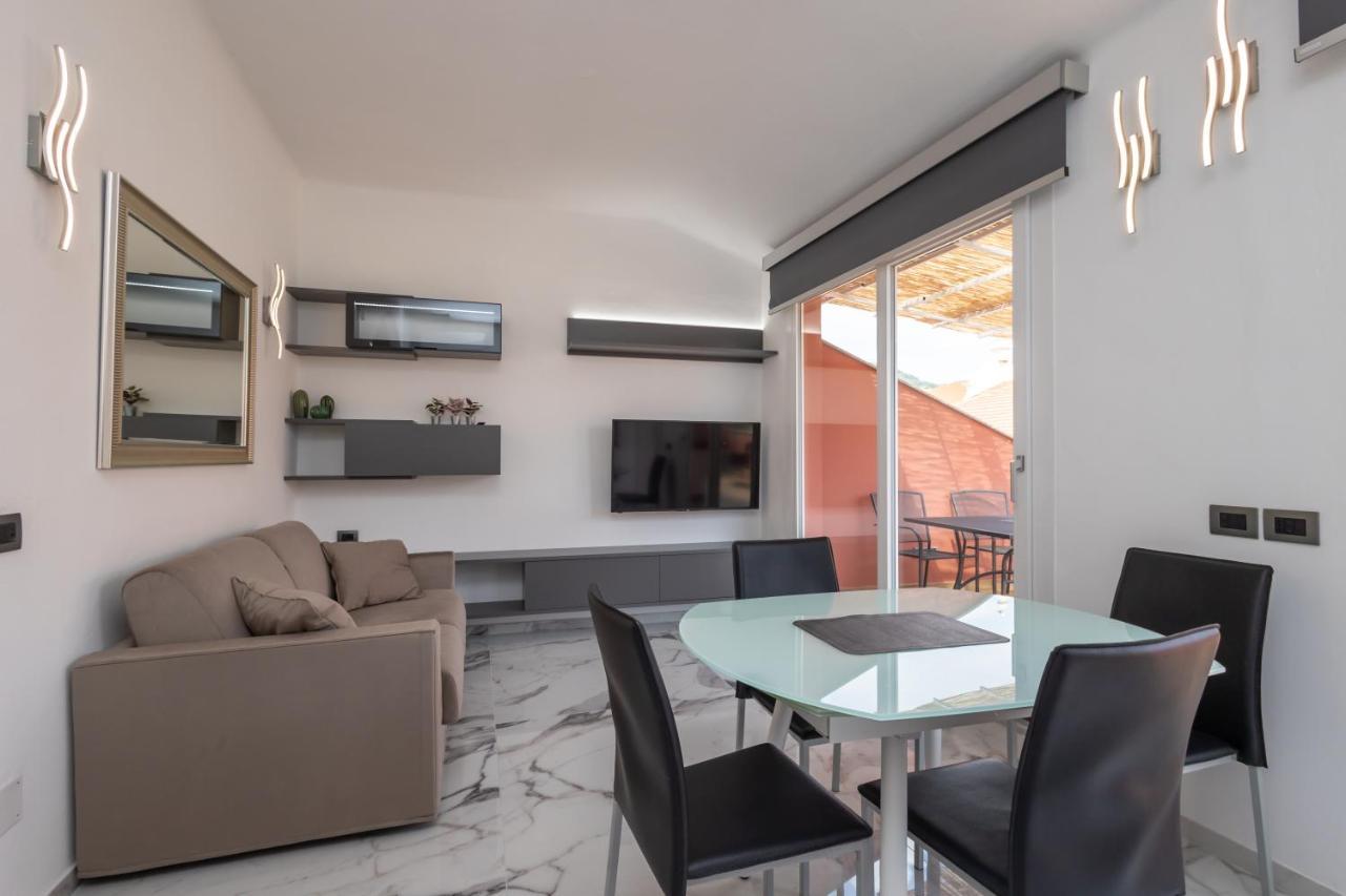 Casa Vacanza " La Rosa " Imperia Liguria Dış mekan fotoğraf