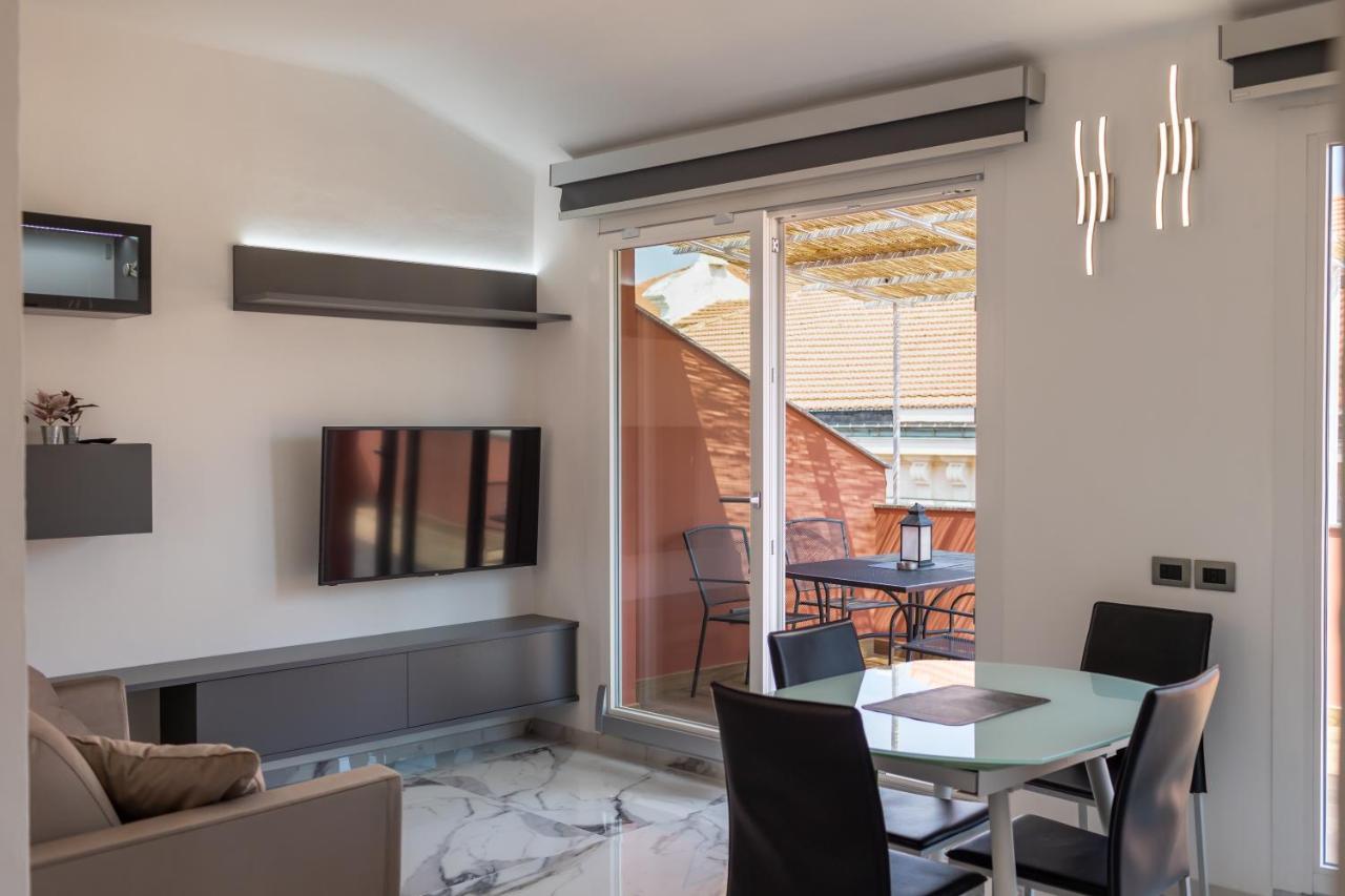 Casa Vacanza " La Rosa " Imperia Liguria Dış mekan fotoğraf